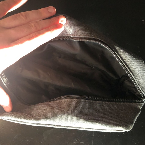 Toiletry Bag - Picture 4 of 5